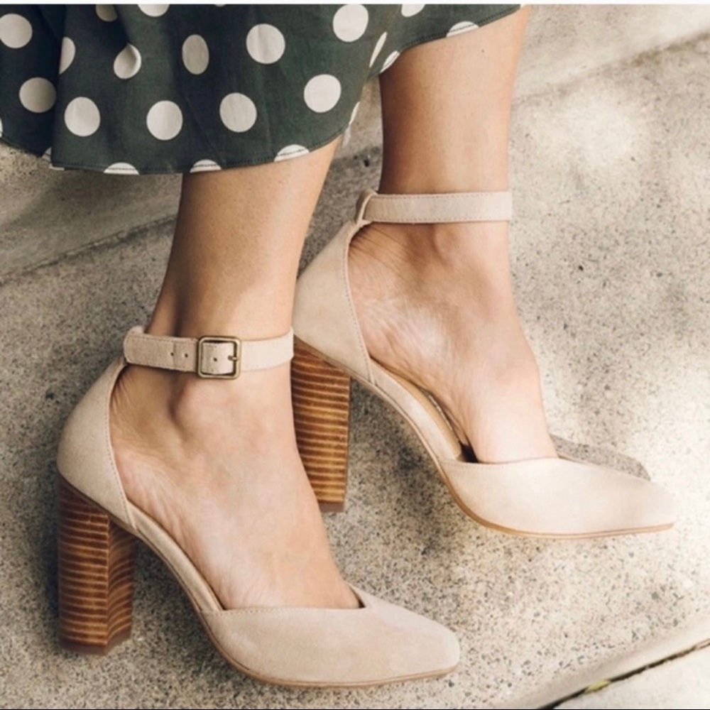 Soludos Collette Heel in Sand Size US 6